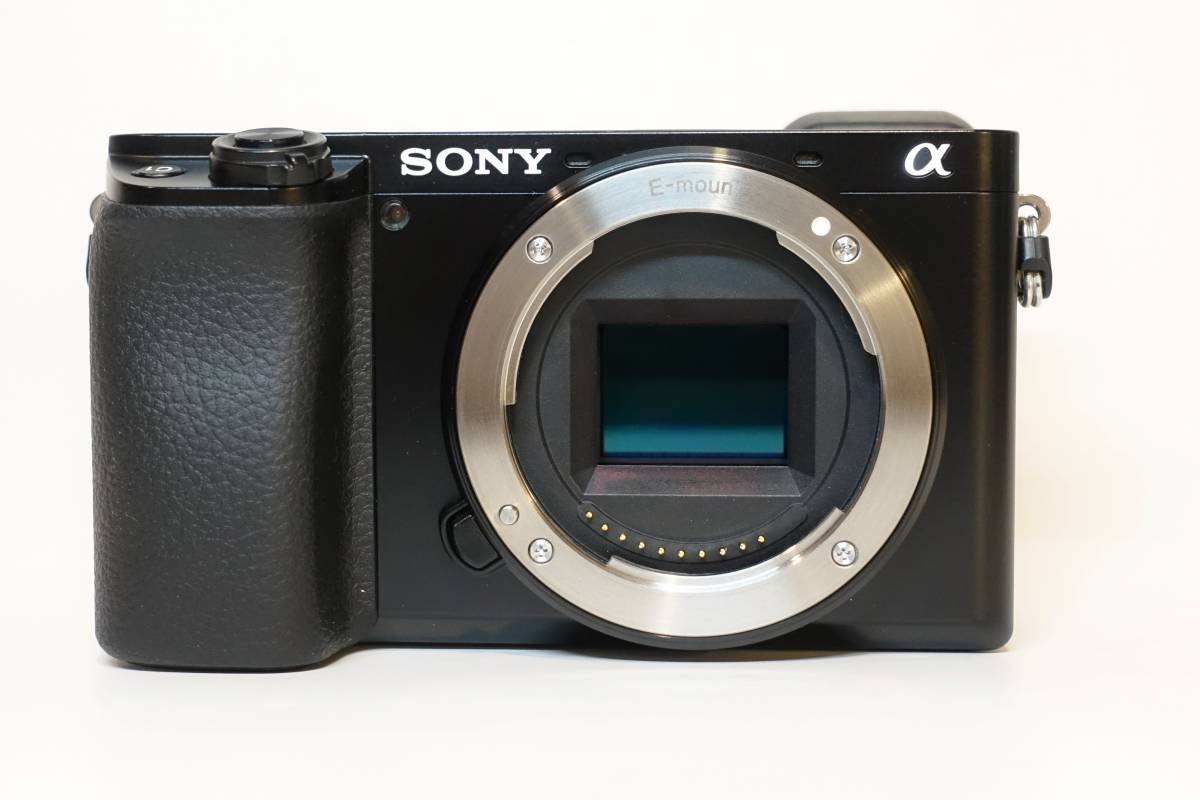 ★新品同様（ショット数1161枚）SONYα6100 ボディILCE-6100 ★