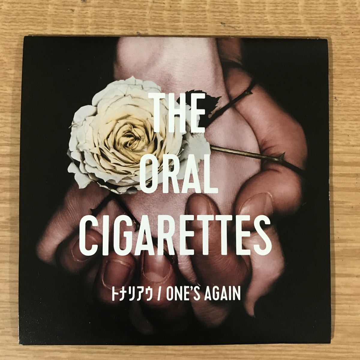 (D367)中古CD100円 THE ORAL CIGARETTES トナリアウ/ONE'S AGAIN 通常盤_画像1