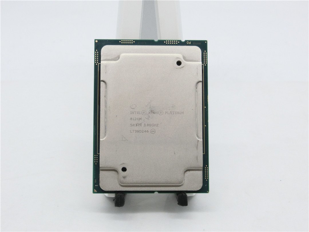中古　Intel Xeon Platinum 8124M SR37R 3.0GHz　動作不良　ジャンク品 　　　送料無料_画像1