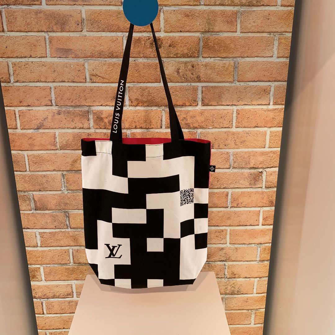 超美品の SEE LV展 トートバッグ&ステッカー ラッピング・包装 超美品の SEE LV展 トートバッグ&ステッカー ラッピング・包装