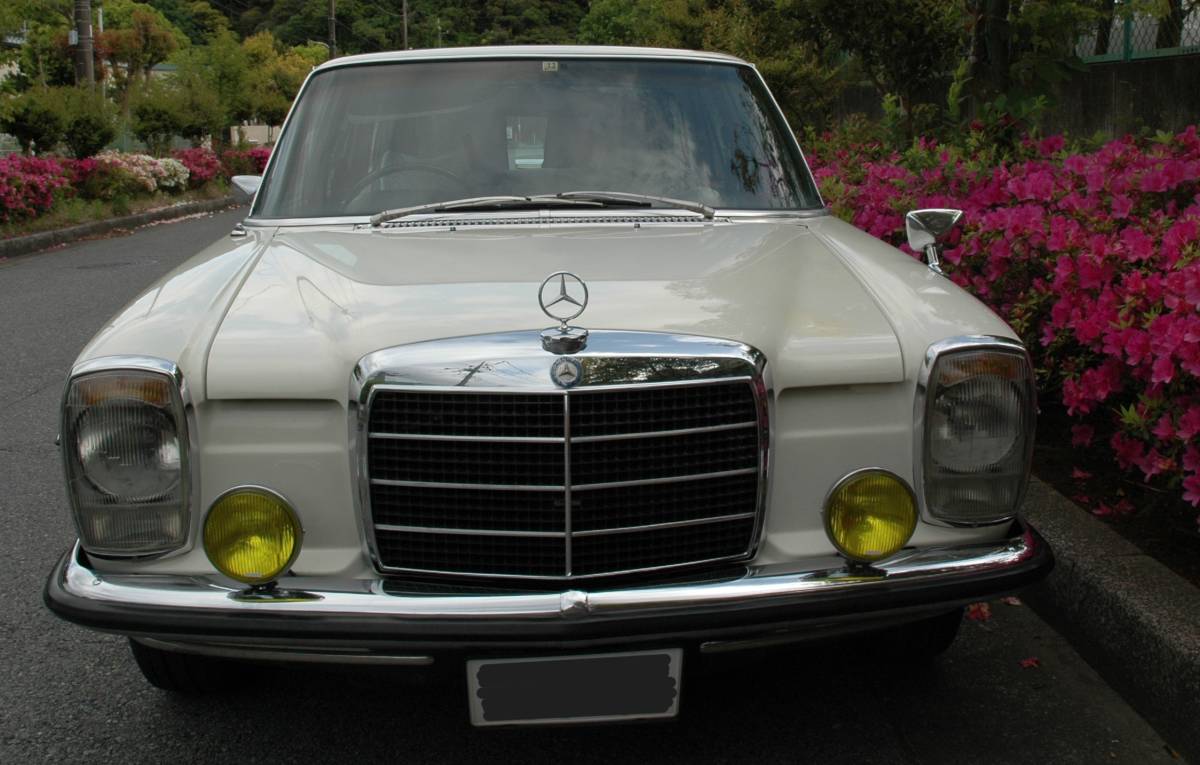 Yahoo!オークション - 旧車メルセデスベンツ W114 縦目 S49年式 Yahoo!オークション - 旧車メルセデスベンツ W114 縦目 S49年式