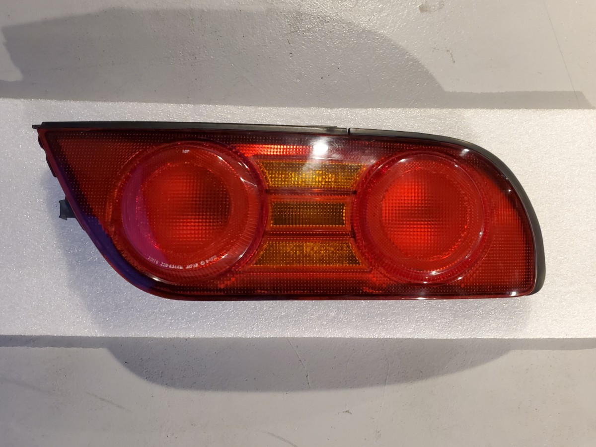180SX 後期用テールランプユニット右側(運転席側)中古品!日産・PS13