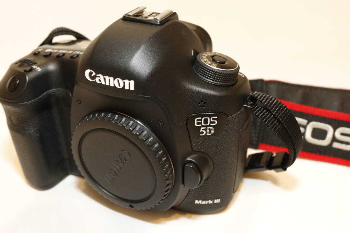 ☆美品!Canon EOS 5D markⅢ 完動品!キヤノン デジタル一眼レフ フル