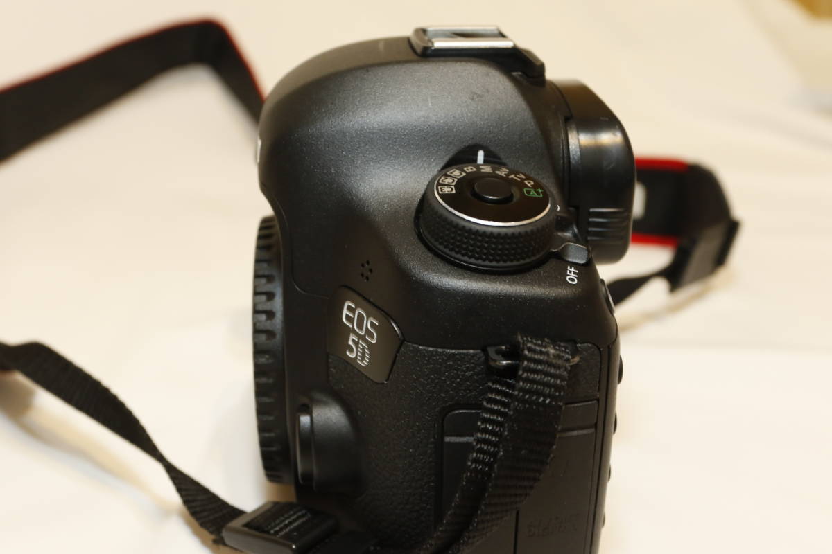 ☆美品!Canon EOS 5D markⅢ 完動品!キヤノン デジタル一眼レフ フル