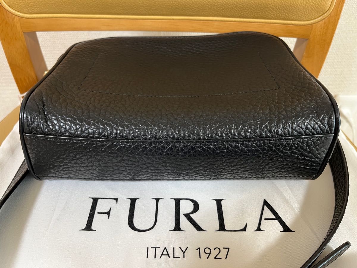 フルラ アヴリル 黒 ブラック FURLA AVRIL ショルダーバッグ