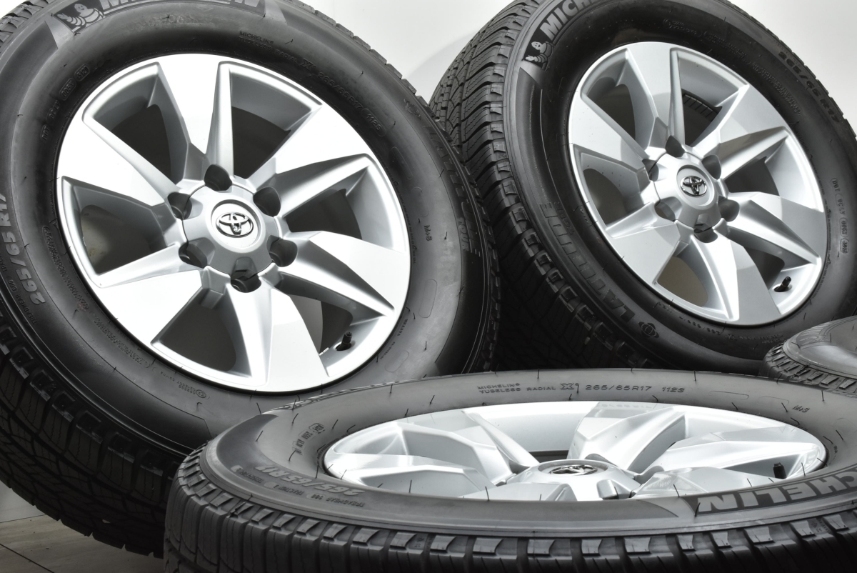 新車外し品】トヨタ 150 プラド 純正 17in 7.5J +25 PCD139.7