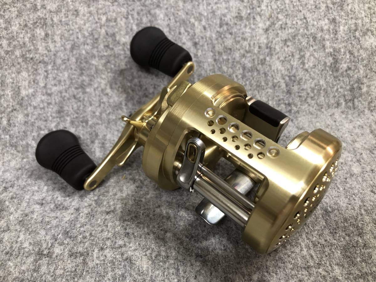 雷魚 SHIMANO シマノ カルカッタ コンクエスト 400 右巻き 超美品 即決