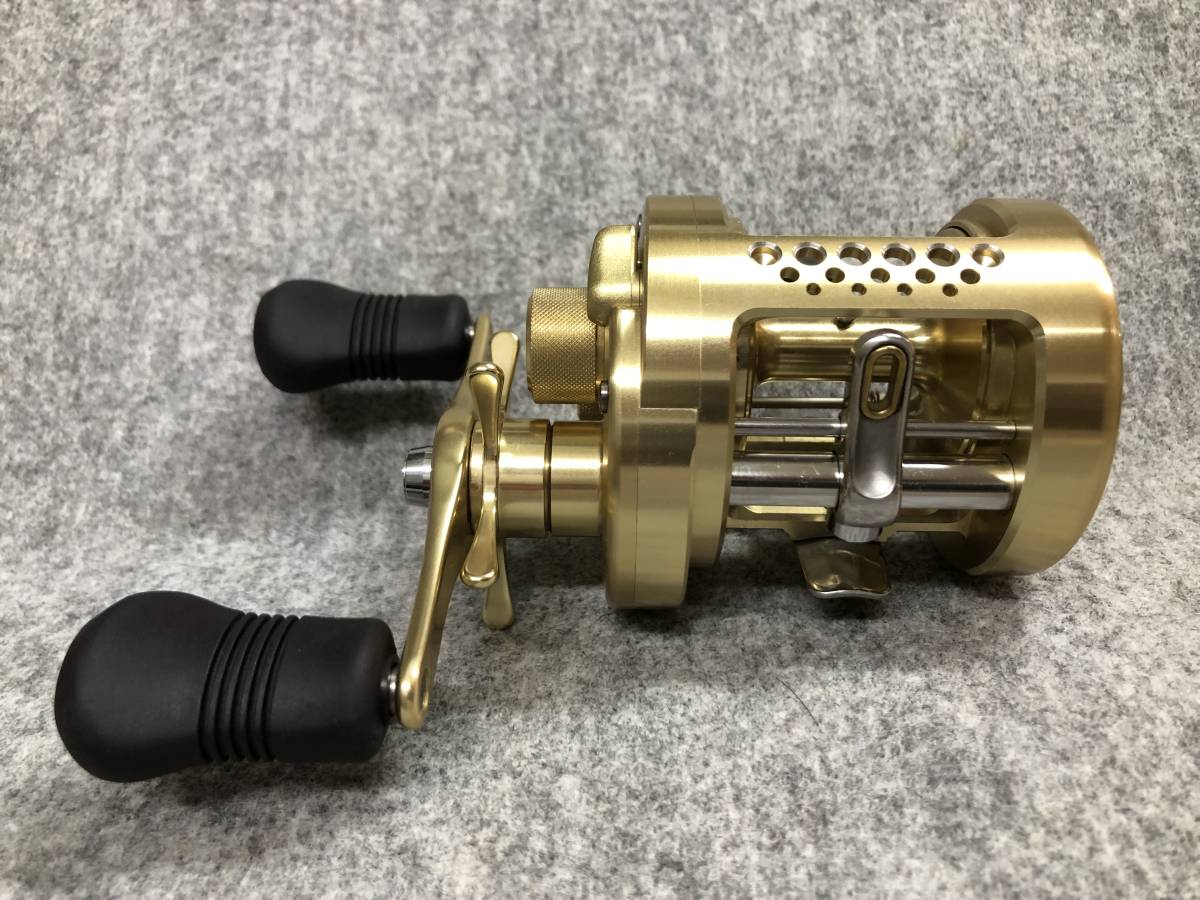 雷魚 SHIMANO シマノ カルカッタ コンクエスト 400 右巻き 超美 雷魚 SHIMANO シマノ カルカッタ コンクエスト 400 右巻き 超美