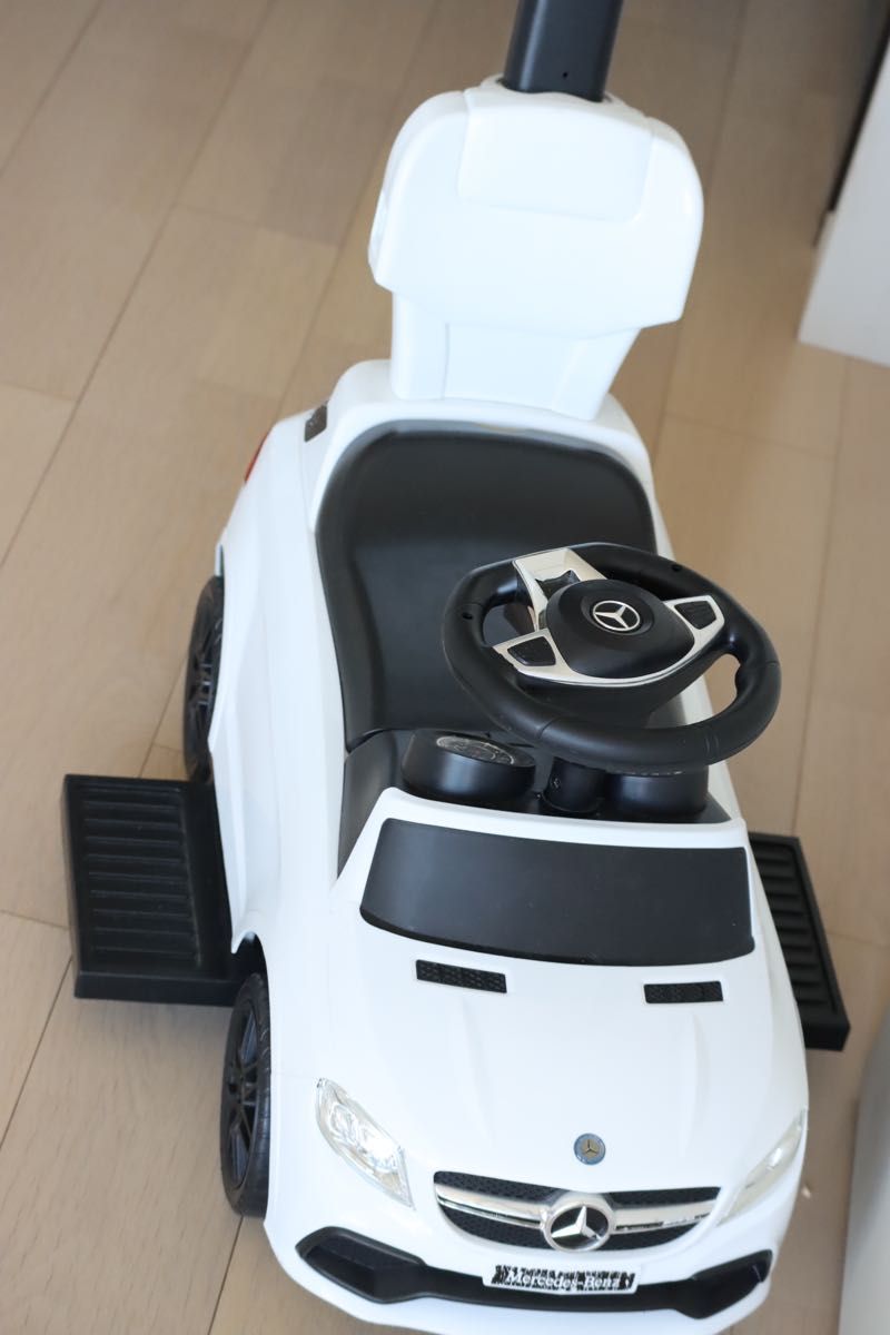 乗用メルセデスベンツ 押手棒付き 乗用玩具 足けり車 子供用乗り物