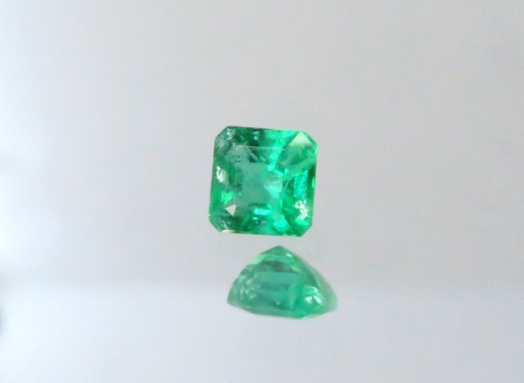 美品! エメラルド 2.10ct ルース(LA-6152)-