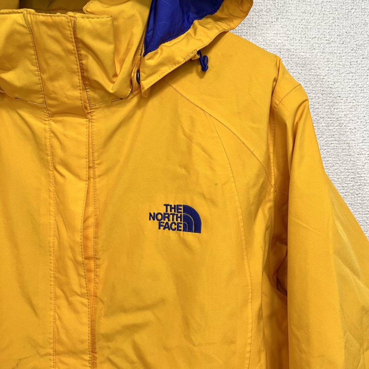 美品人気 ノースフェイス マウンテンパーカー ゴアテックス レディースXL THE NORTH FACE ロゴ刺繍 フード着脱可 マウンテンライト_画像3