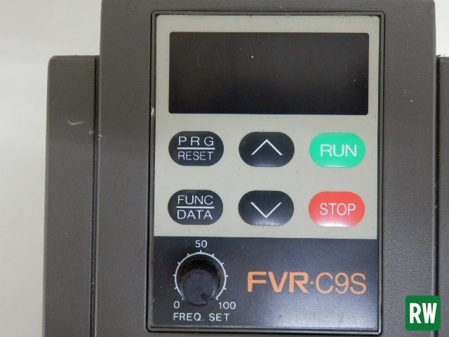 インバータ 富士 FVR-C9S FVR0.2C9S-6 AC100-115V 出力三相200V 0.2kVA 79×120×100mm 動作チェック済 [2]_画像3