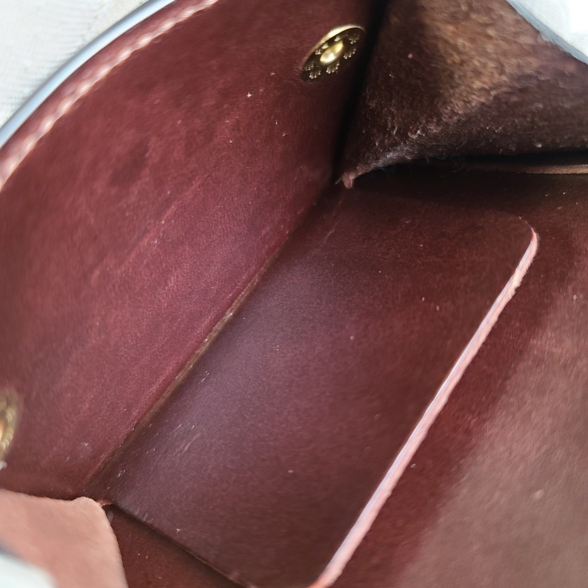 美品 交渉可 タング tongue WILDSWANS サドルプルアップ 美品 交渉可 タング tongue WILDSWANS サドルプルアップ