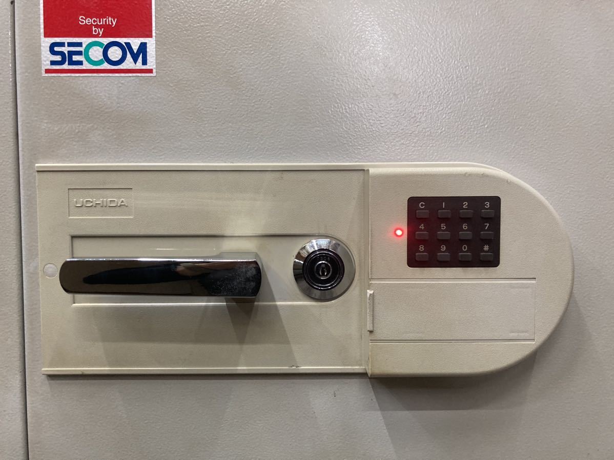 [ pickup limitation ] fire-proof safe UCHIDA TS-090T type contents piled 90L numeric keypad type electron lock type door key 2 ps password number type 