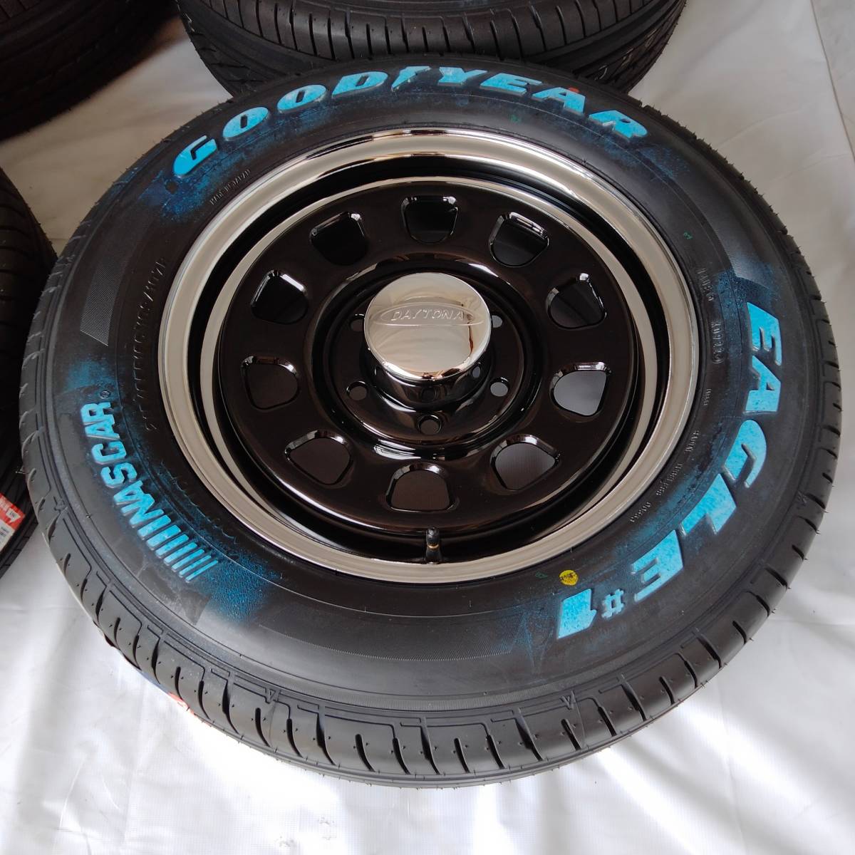 新品 デイトナ 16-6.5J＋38 6-139.7 クロームリム タイヤ付4本SET 215/65R16 グッドイヤーナスカー ハイエース200系 (W2167-1)_画像5