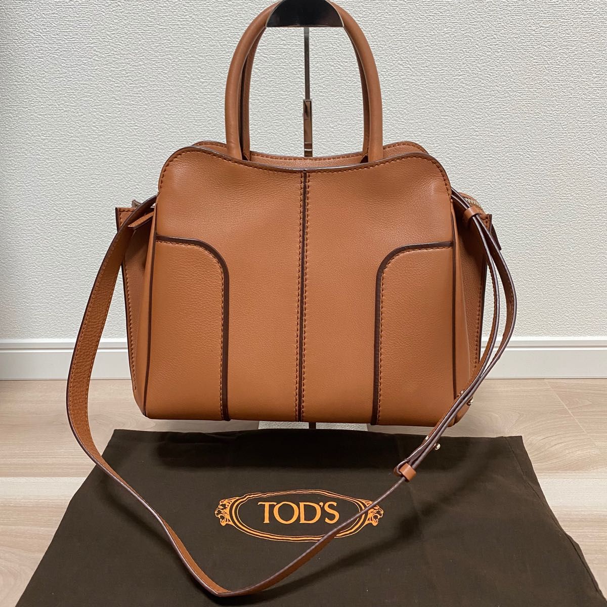 美品 希少 TOD's トッズ ショルダーバッグ セラ ブラウン レザー ロゴ