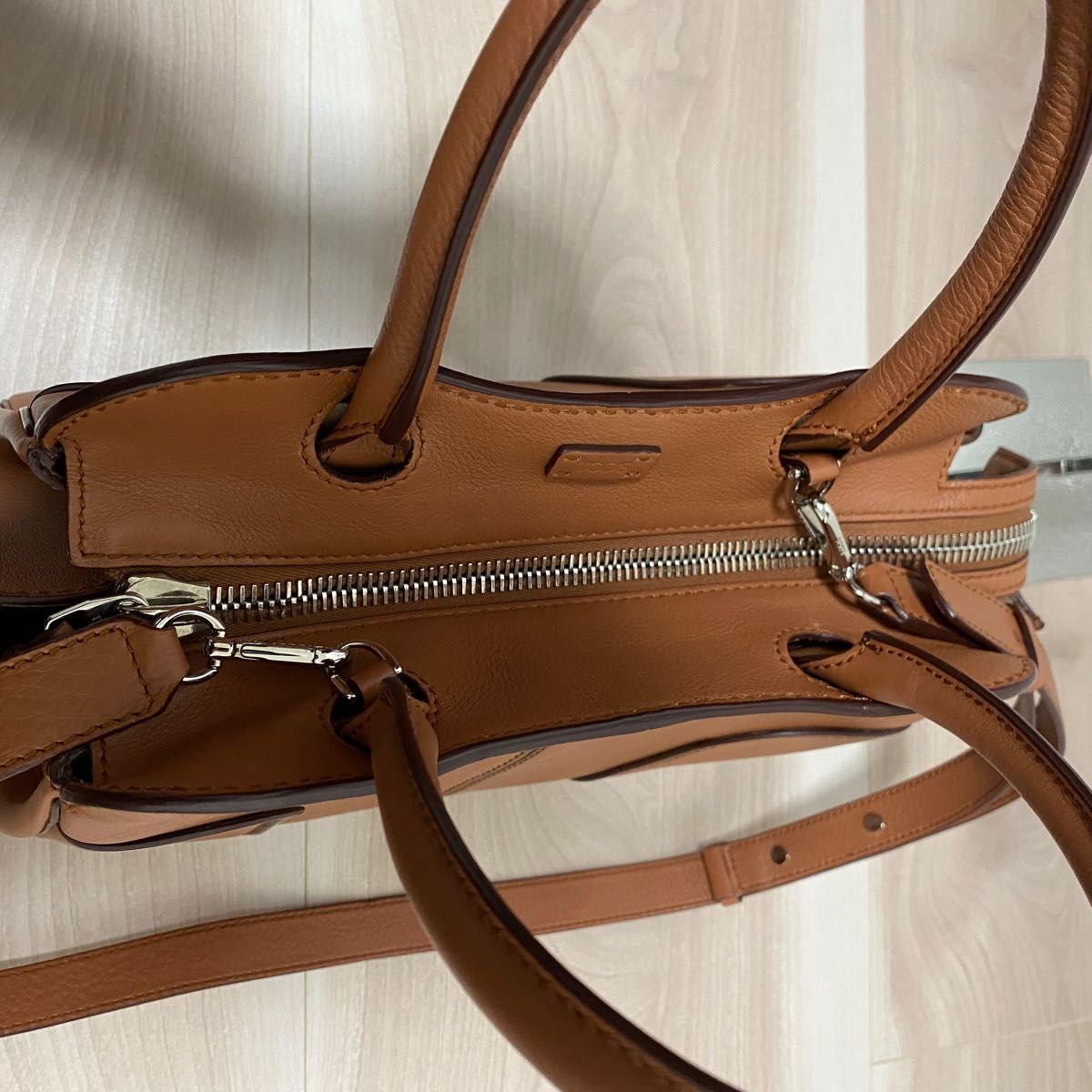 美品 希少 TOD's トッズ ショルダーバッグ セラ ブラウン レザー ロゴ