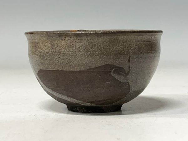 Cs1478『茶道具研究家W様より放出』江戸時代 古唐津 熊川形 茶碗 Cs1478『茶道具研究家W様より放出』江戸時代 古唐津 熊川形 茶碗