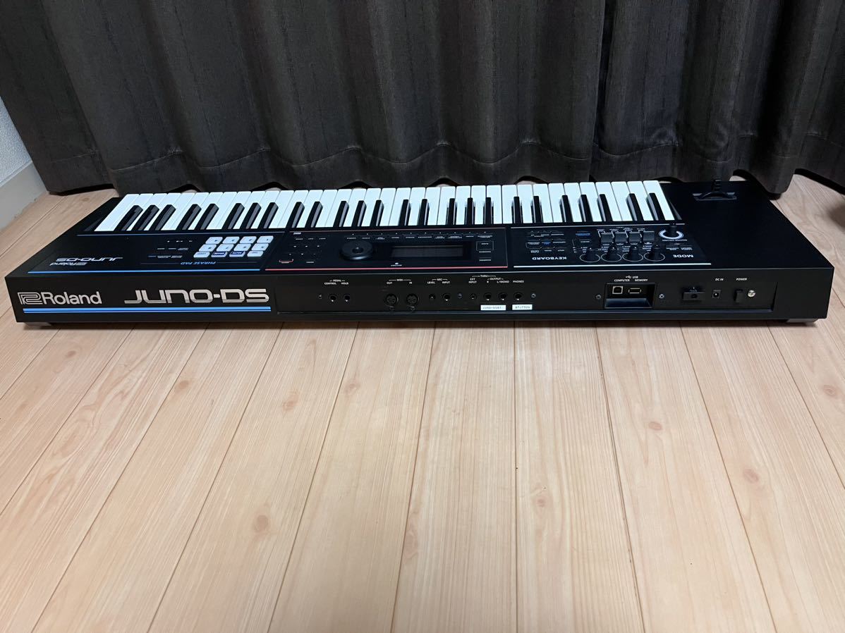 美中古 Roland JUNO-DS ソフトケース付き 61鍵|Yahoo!フリマ 美中古 Roland JUNO-DS ソフトケース付き 61鍵|Yahoo!フリマ