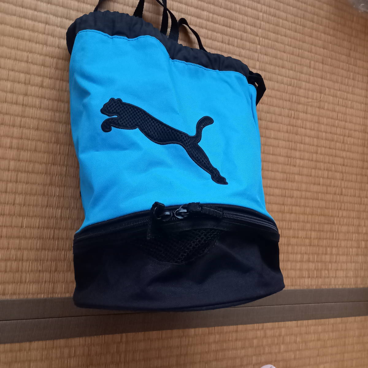 ☆PUMAプーマ プールバッグ☆ 黒×ブルー 鞄 カバン かばん水泳スイミングリュック型