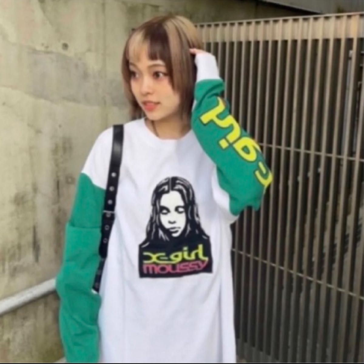 MOUSSY×X-girlコラボXG FACE LS Tシャツ白