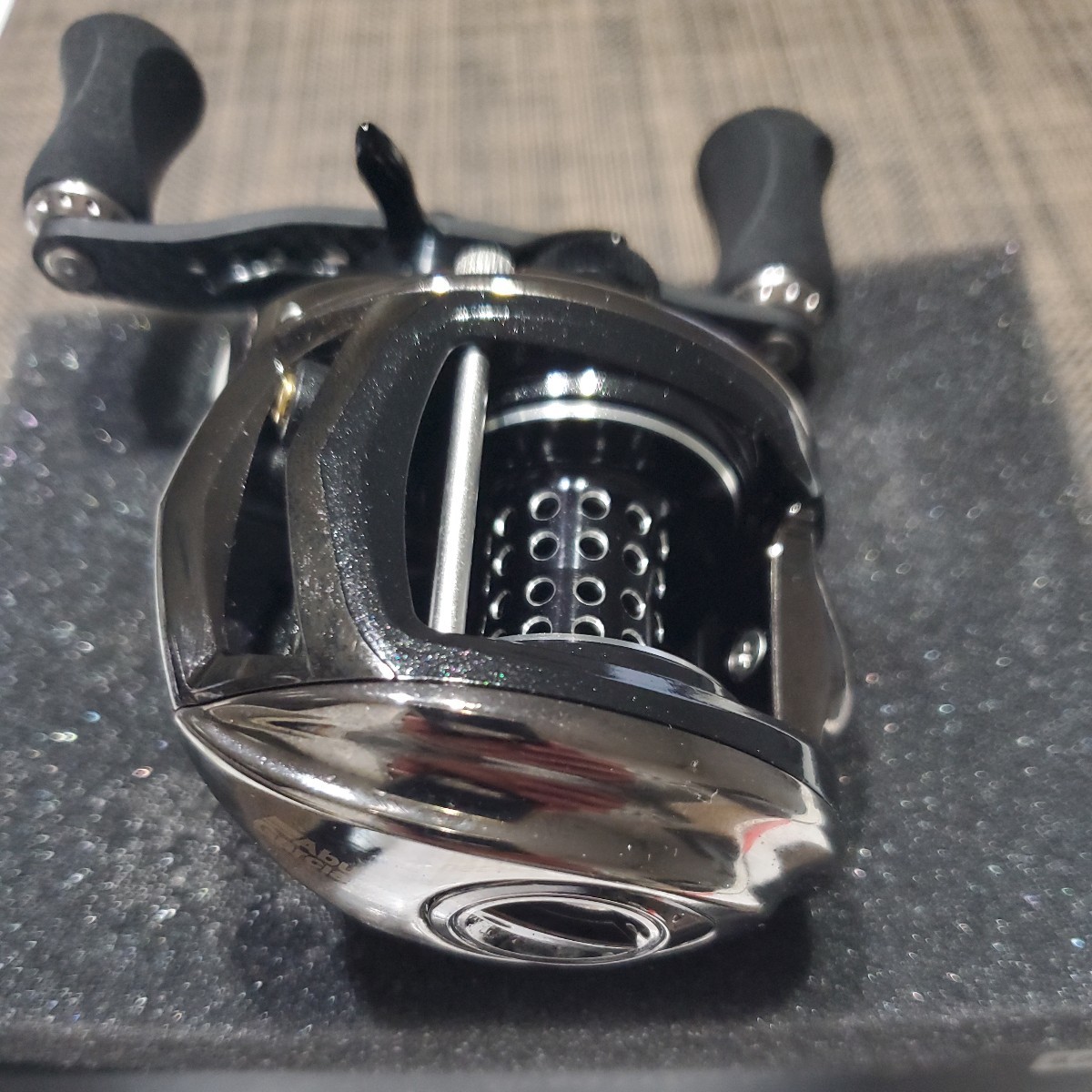 新品同様 アブガルシア Abu Garcia レボ エリート IB ロケット9 右