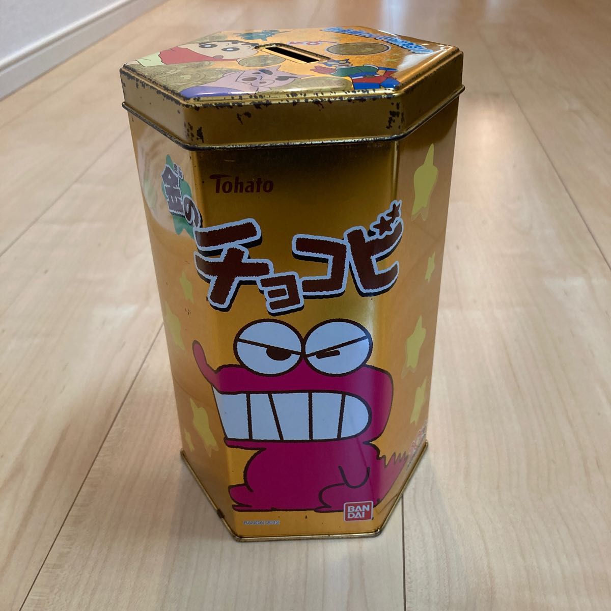 クレヨンしんちゃん 金のチョコビ缶 カード付き - キャラクターグッズ