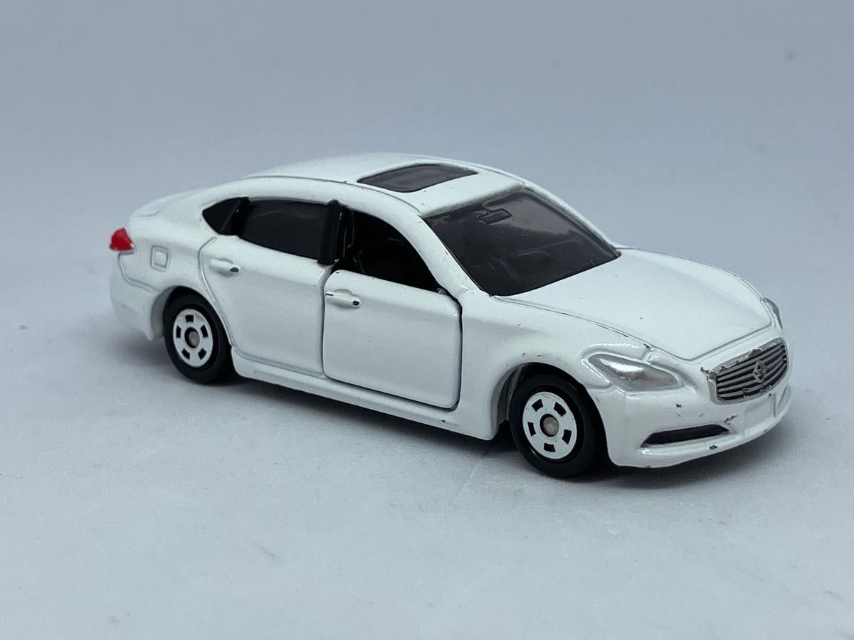 トミカ 日産 シーマ 2012 トミカ博限定品 白ミニカー