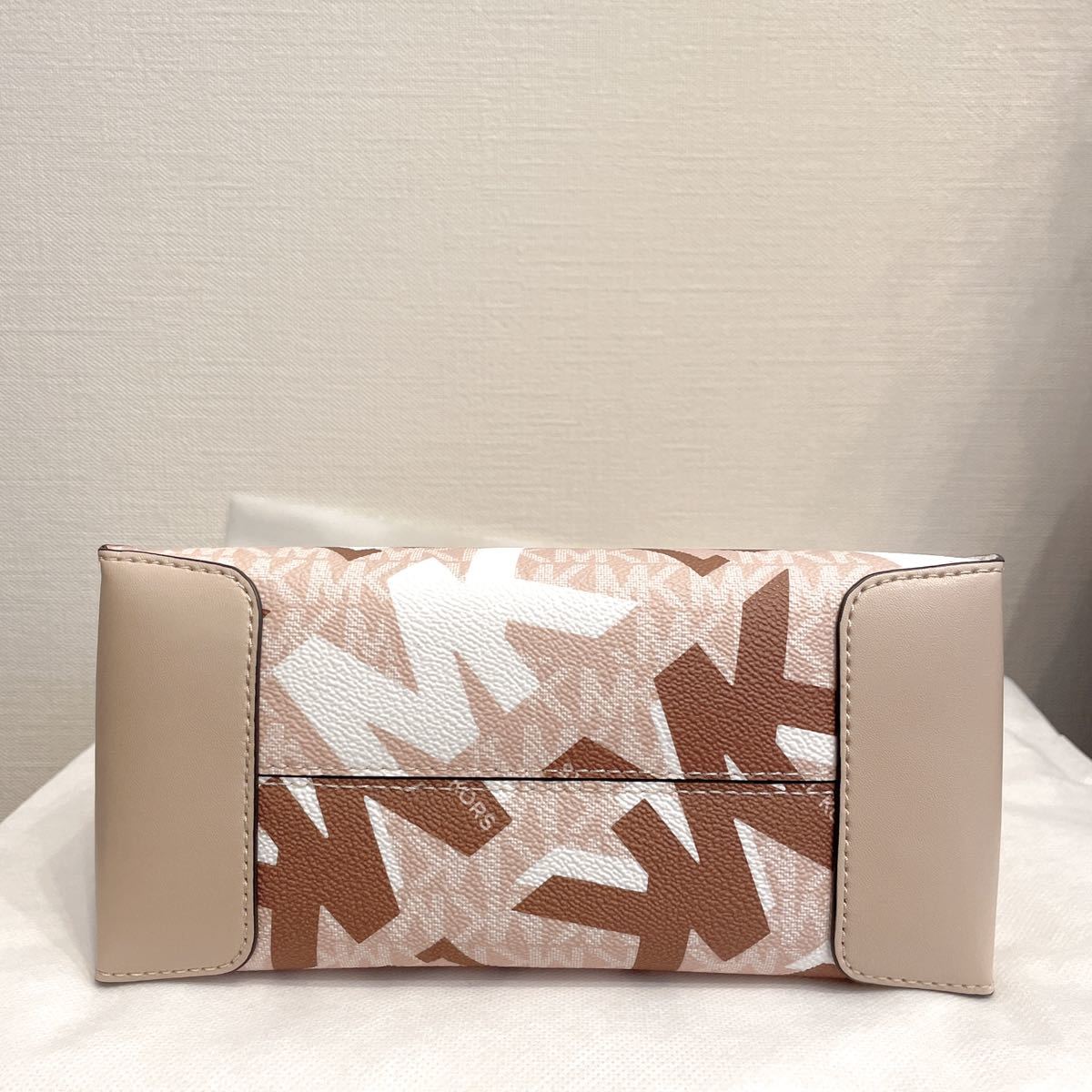 MICHELKORS】MERCERメッセンジャーミディアム -MKシグネチャー