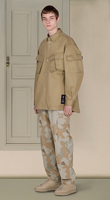 美品21SS GUジーユー × UNDERCOVER アンダーカバー 迷彩 カーゴ 美品21SS GUジーユー × UNDERCOVER アンダーカバー 迷彩 カーゴ