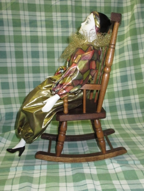 稀少 即決33㎝ 昭和レトロ ドールチェア・ピエロ ビスクドール・ロッキングチェア・アンティークドール 西洋 人形 フィギュア 揺り椅子付き_画像6