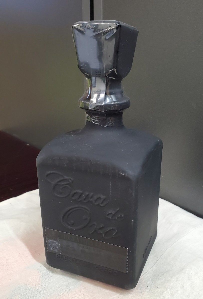 テキーラ Cava de Oro カヴァデオロ ブラックエディション テキーラ Cava de Oro カヴァデオロ ブラックエディション