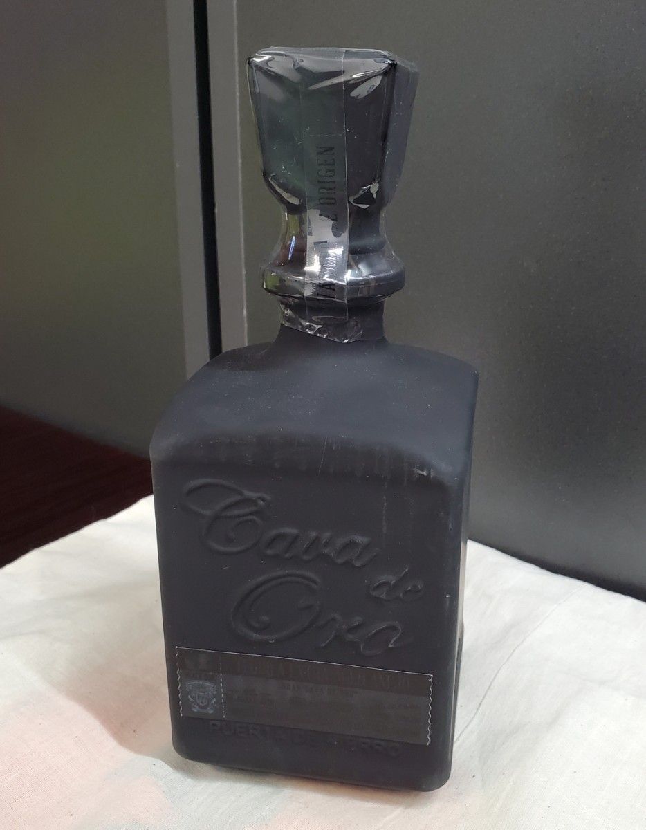 テキーラ Cava de Oro カヴァデオロ ブラックエディション テキーラ Cava de Oro カヴァデオロ ブラックエディション