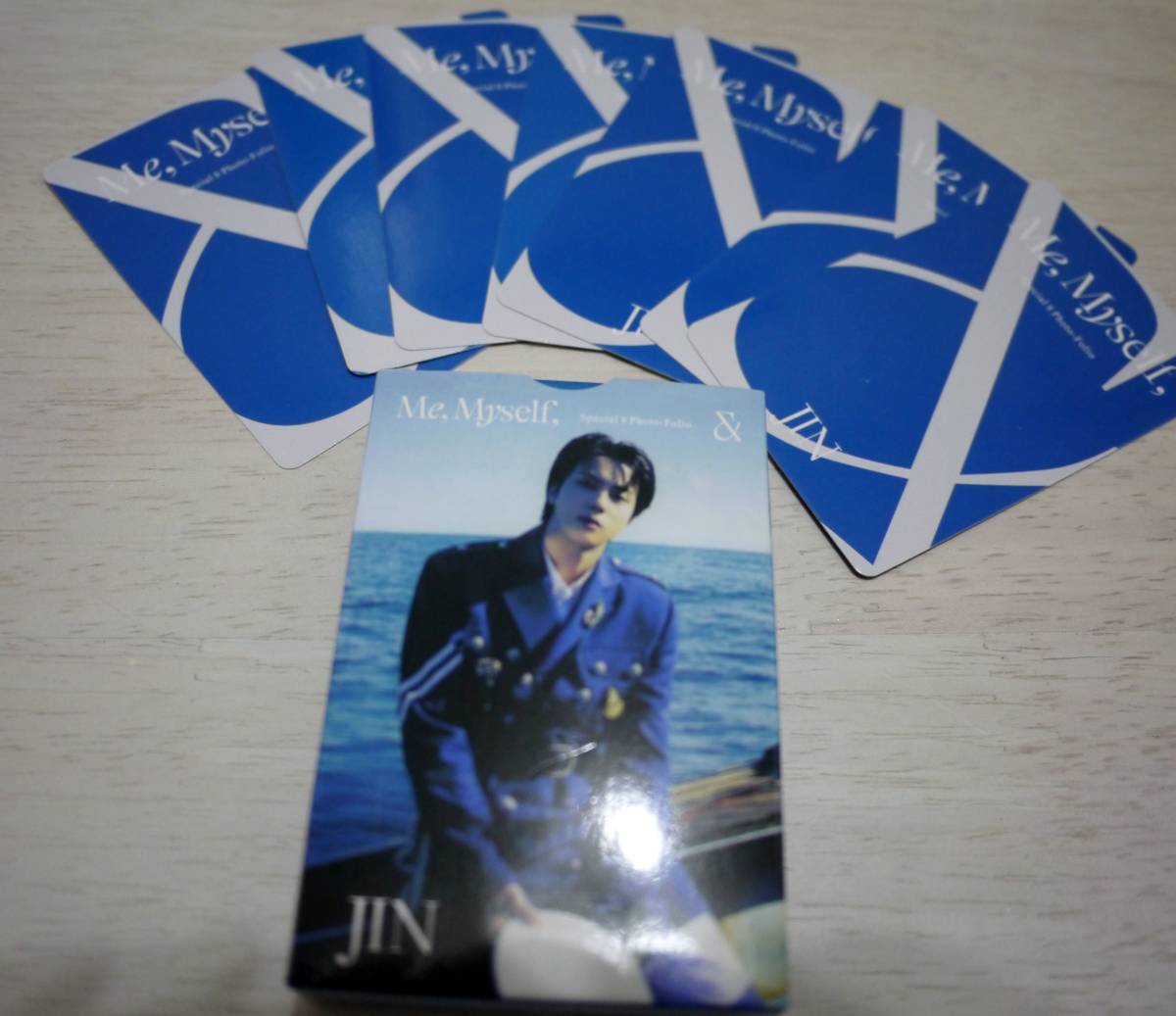 BTS　ロモカード　「JIN」　写真集　Special 8 Photo-Folio 「Me Myself and Jin Sea of JIN island」 トレカ　ミニフォト　ジン　１_画像2