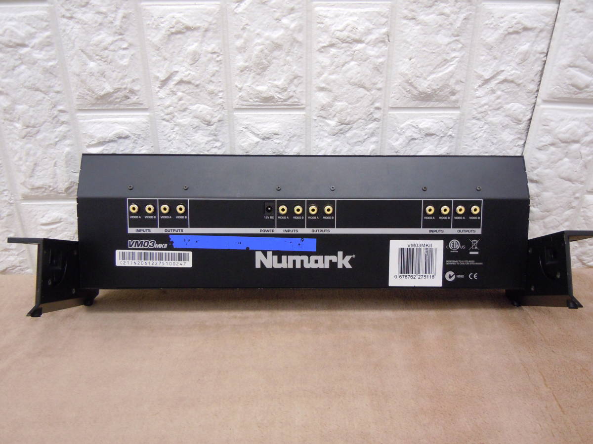T967 激レア 美品中古 送料無料 Numark ニュマーク VM03 mk2 3スクリーン 6インプット内蔵 LCDビデオディスプレイモニター VJ機器 DJ _画像8