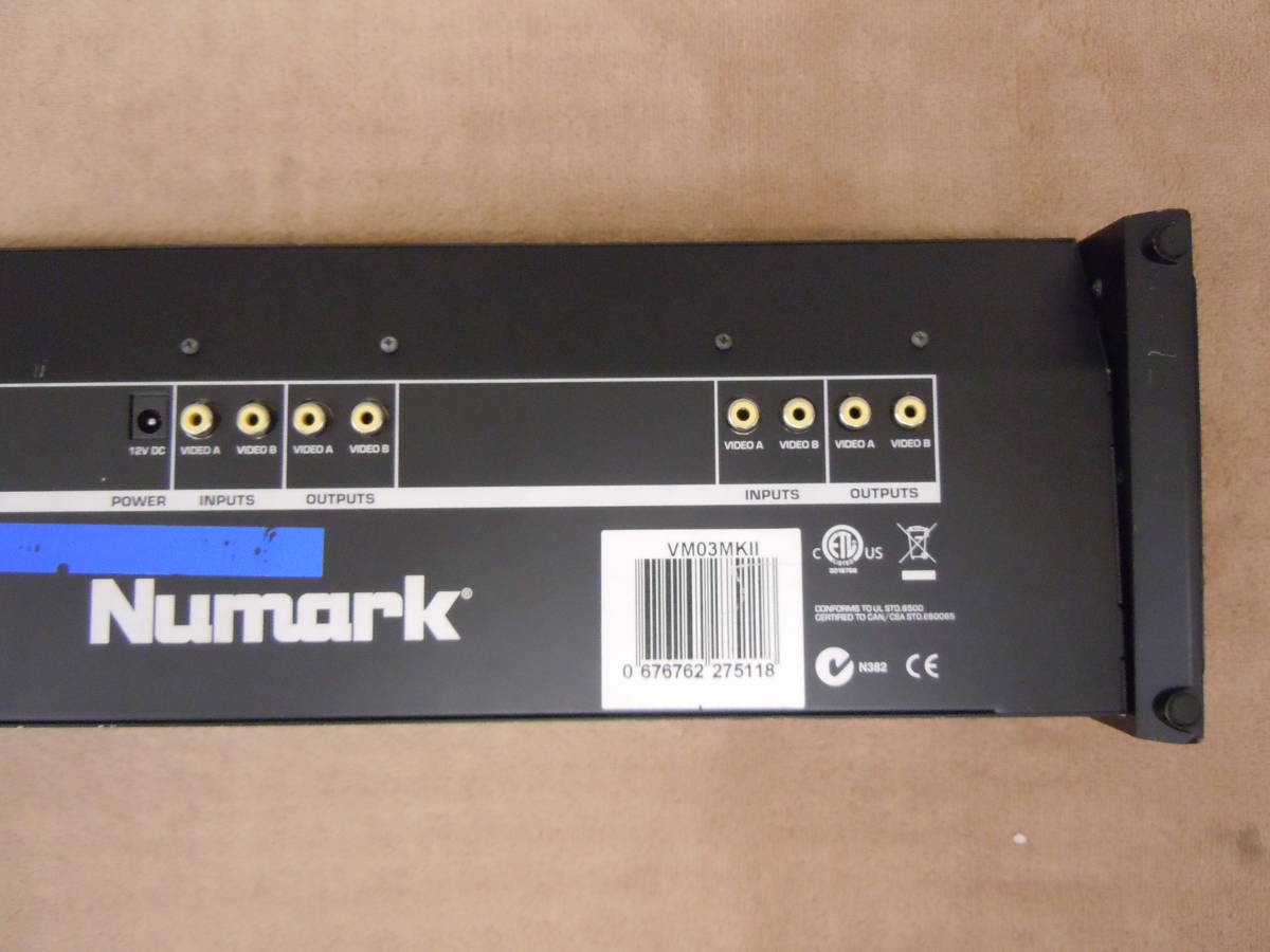 T967 激レア 美品中古 送料無料 Numark ニュマーク VM03 mk2 3スクリーン 6インプット内蔵 LCDビデオディスプレイモニター VJ機器 DJ _画像6
