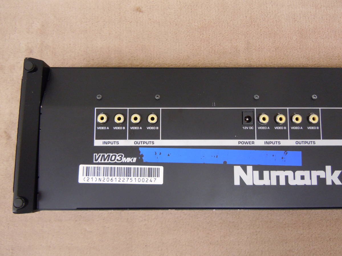 T967 激レア 美品中古 送料無料 Numark ニュマーク VM03 mk2 3スクリーン 6インプット内蔵 LCDビデオディスプレイモニター VJ機器 DJ _画像7