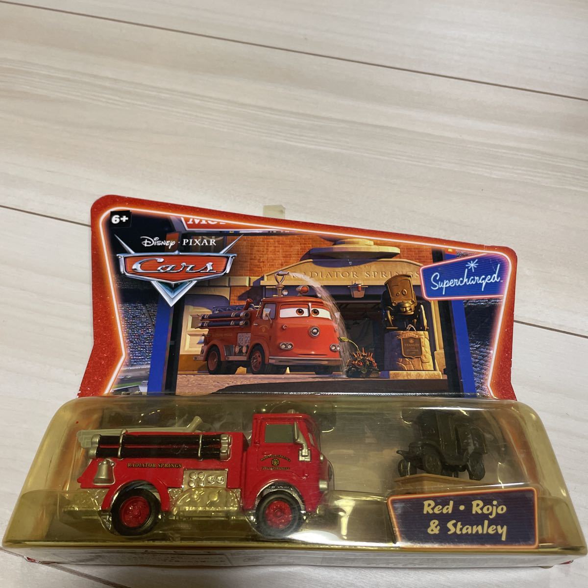 マテル カーズ レッド　& スタンレー Red & Stanley MATTEL CARS ミニカー キャラクターカー　消防車　銅像_画像1