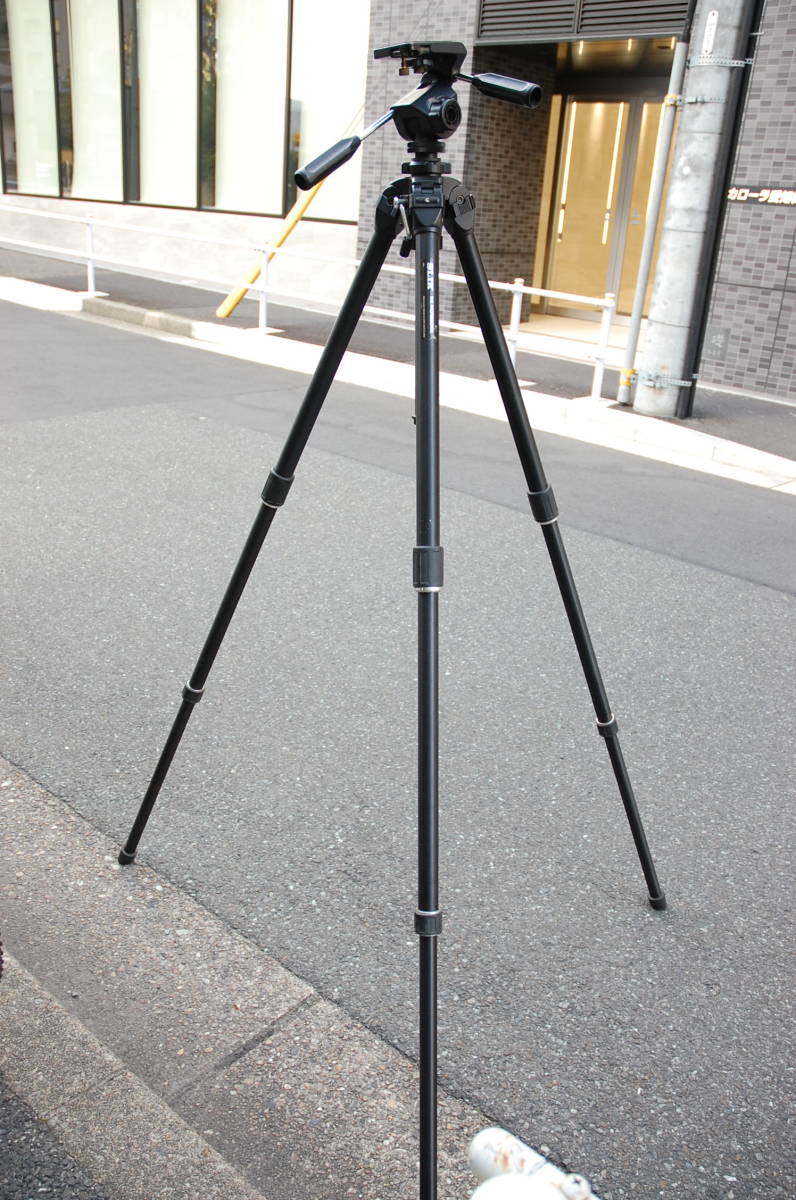 5440円 スリック高級品 プロフェッショナル 3段三脚 定価000 5440円 スリック高級品 プロフェッショナル 3段三脚 定価000
