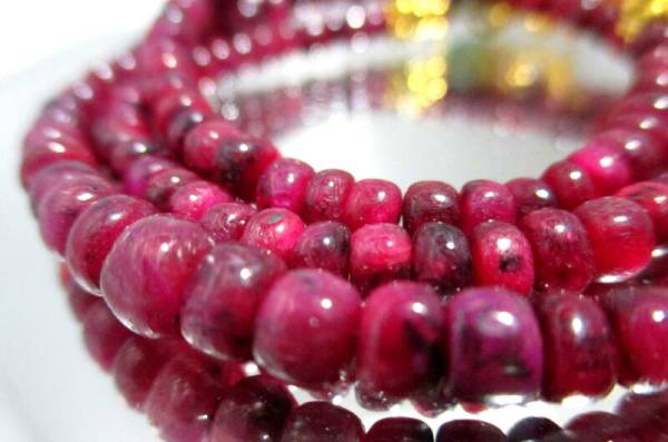 * RoundNaturalAfrican RubyNecklace *