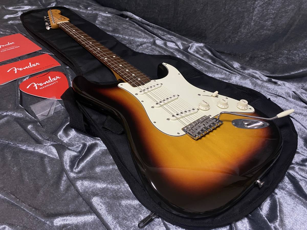 ★2017年製 美品！ Fender Made in Japan Traditional 60s Stratocaster ストラトキャスター 即決の画像1