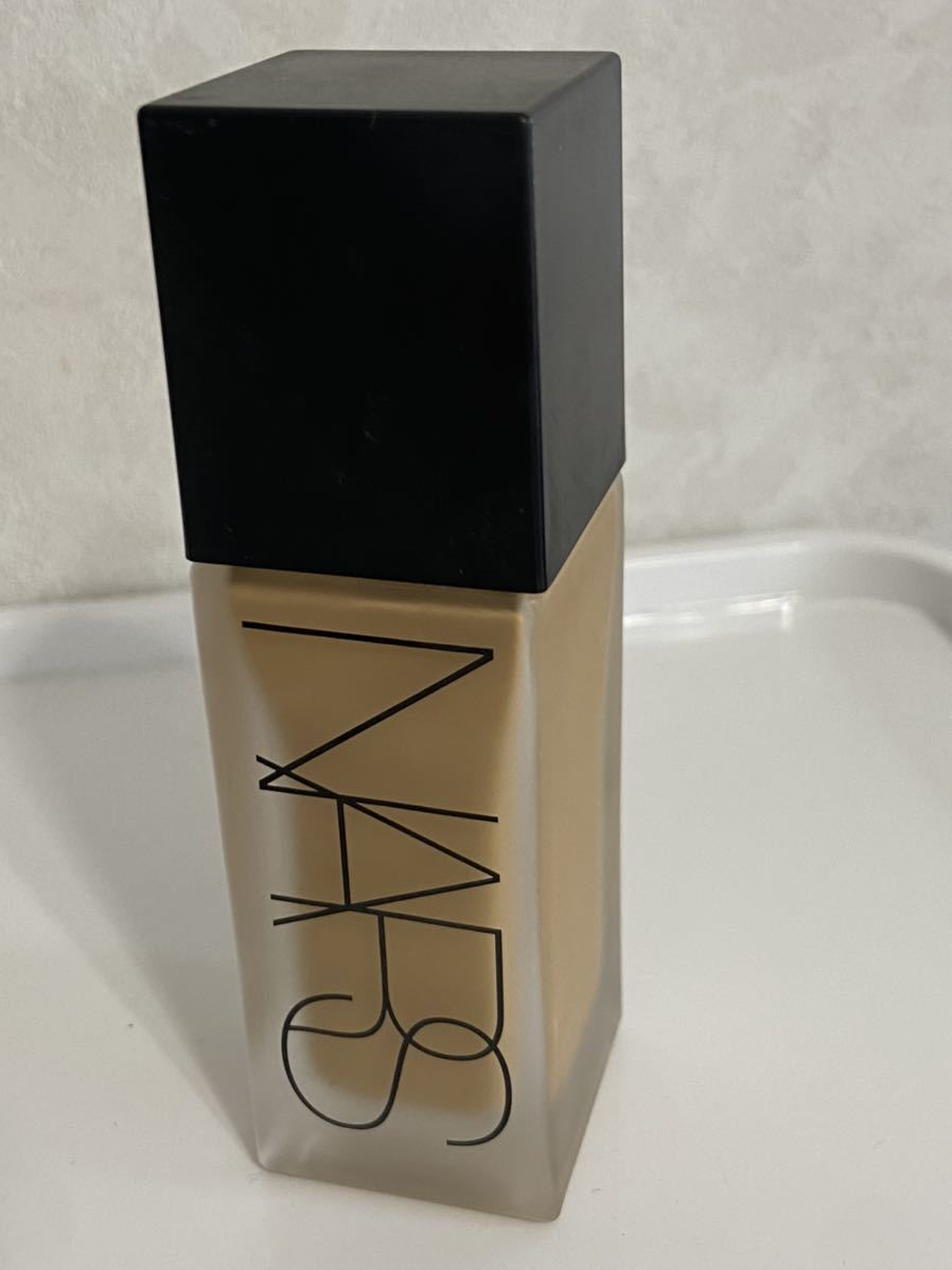 ナーズ　NARS オールデイ　ルミナスティック　ウェイトレス　ファンデーション　30ml MEDIUM 3 ⑥ 定価6710円 未使用　定形外は350円_画像1