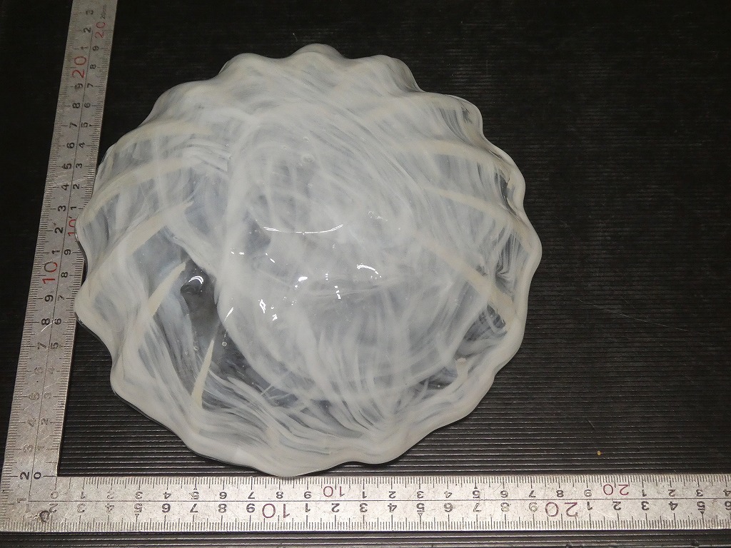 ●美品 乳白色 ガラス フレアーガラス ガラス器 鉢 ② 18.5㎝ ミルクガラス ボウル サラダボウル 菓子器 気泡有 ガラス工芸●アート_画像7