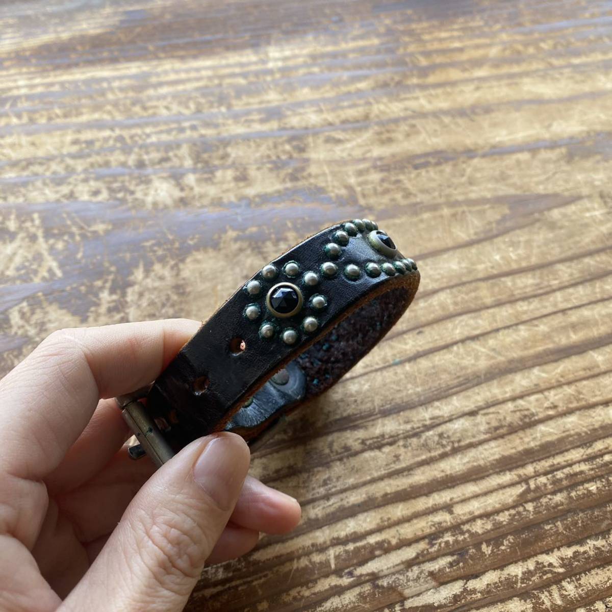 HTC スタッズ ブラック 黒 レザー 牛革 ビンテージ ブレスレット バングル エイチティシー ハリウッドトレーディングカンパニー】|PayPayフリマ HTC スタッズブレスレット VINTAGE CUFF BRACELET