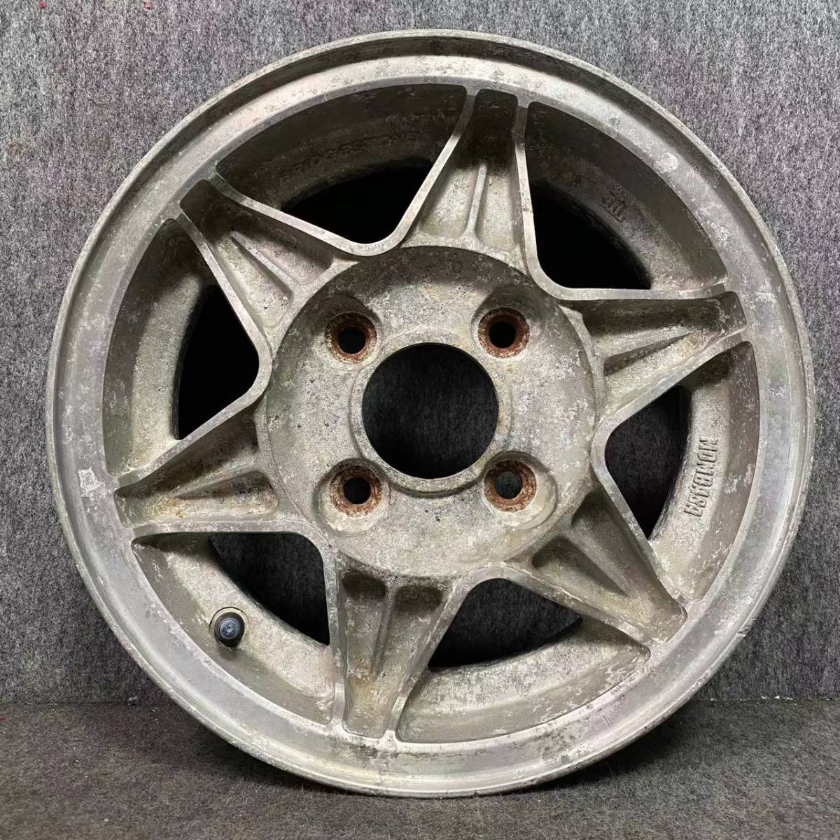 ★激安！売り切り 旧車　BRIDGESTONE　MOMBASA 13インチホイール 日本製 中古2本★ 13×5J ET + 20 PCD114.3 ★ 4H★_画像2