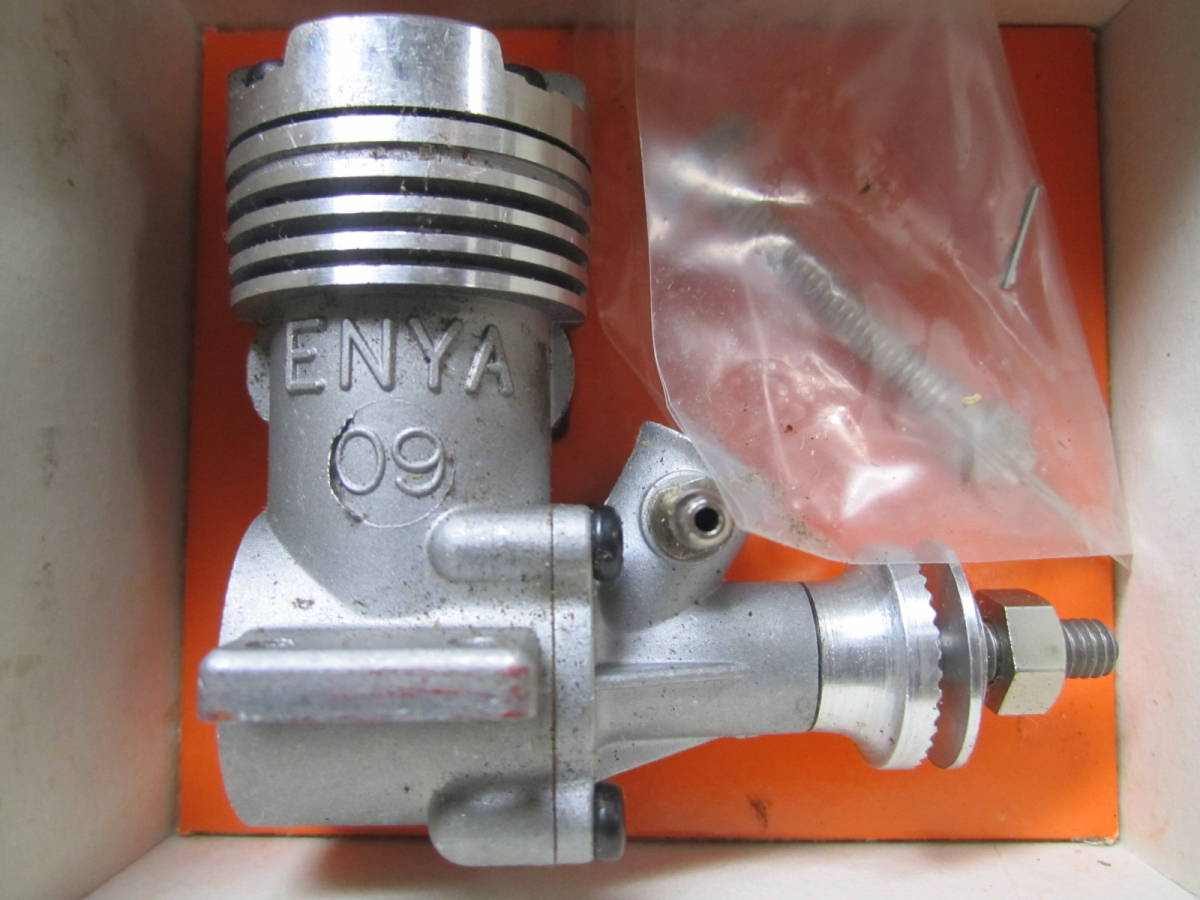 新品 未使用 ENYA 09 塩谷製作所 模型 飛行機 Uコン エンジン 新品 未使用 ENYA 09 塩谷製作所 模型 飛行機 Uコン エンジン