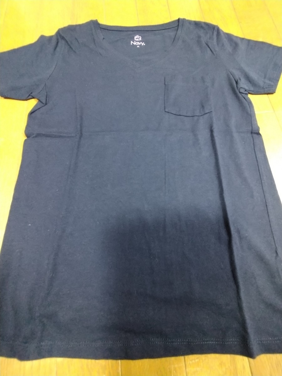 ・即決 新品未使用 紺のVネック半袖Tシャツ（M)の画像1