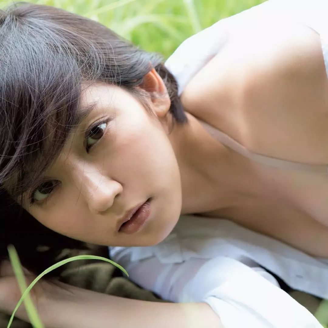 ☆A1超大判 吉岡里帆 はみ乳美女 ポスター