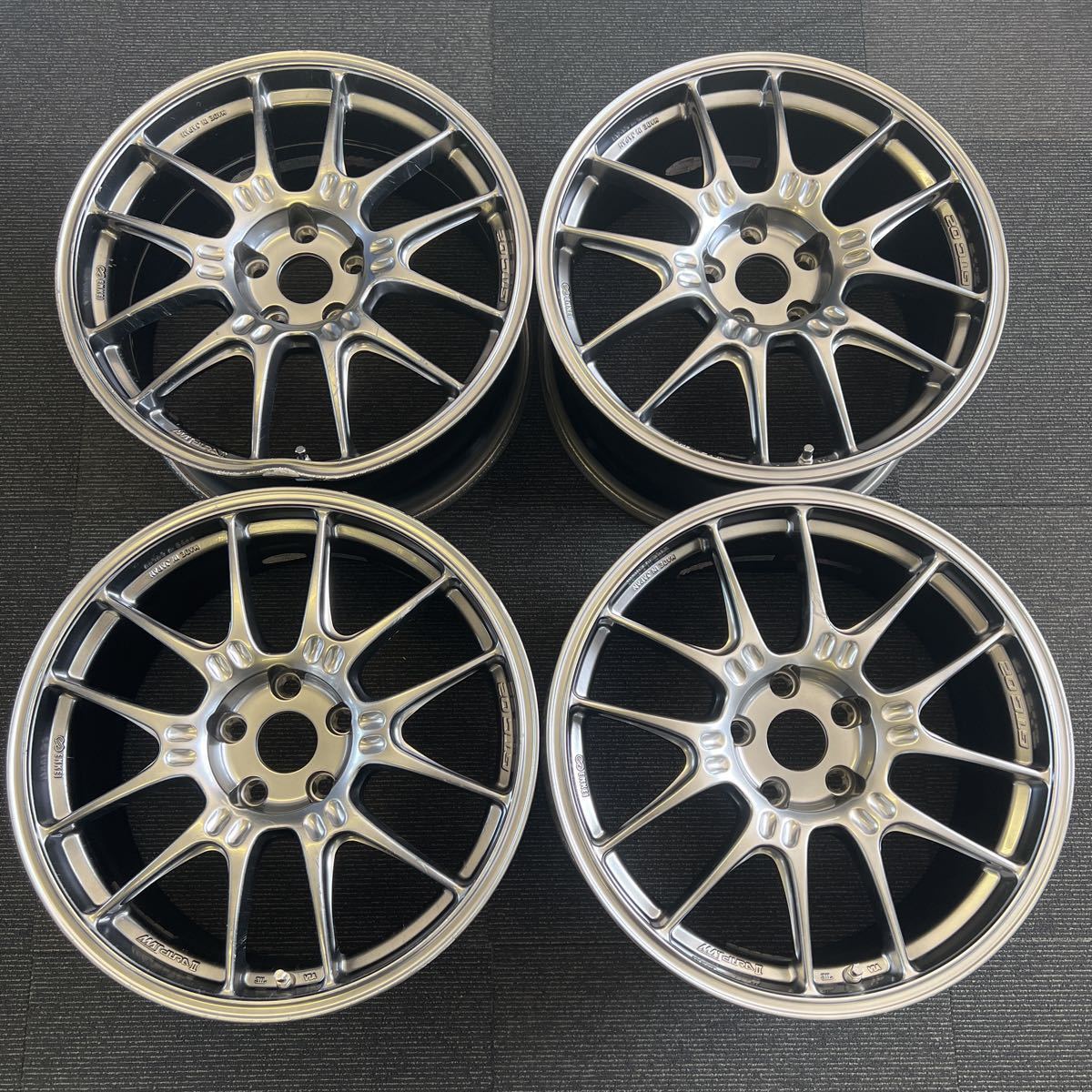 エンケイ GTC02 18×8.5J+43 5H-112 4本セット