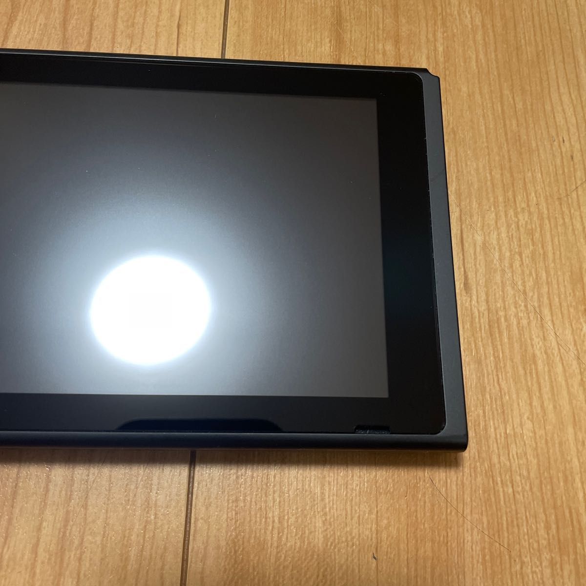 4111【液晶傷なし】新型Nintendo Switch 本体のみ 2019年製 4111【液晶傷なし】新型Nintendo Switch 本体のみ 2019年製